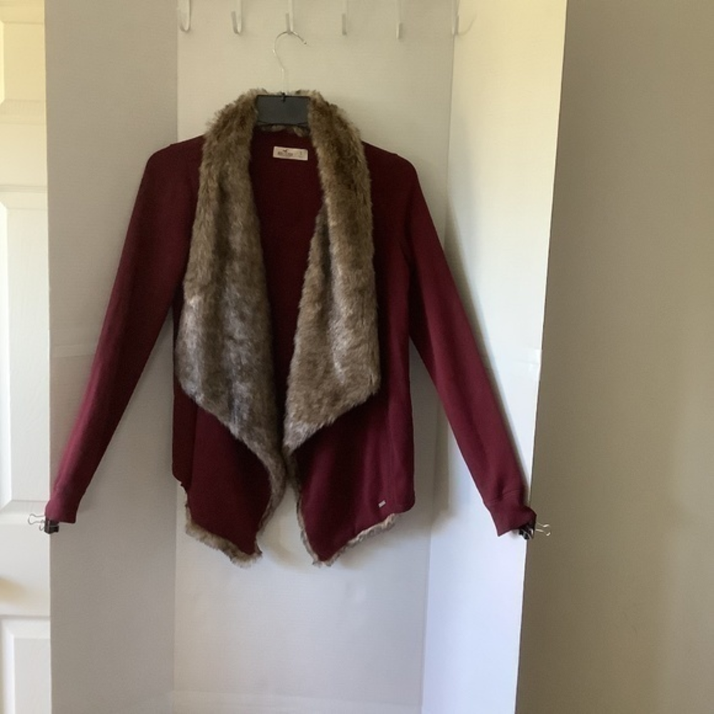 Hollister Maroon Faux Fur Women’s Open Cardigan Size Small